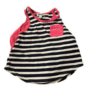good
DKNY tank top in good condition
